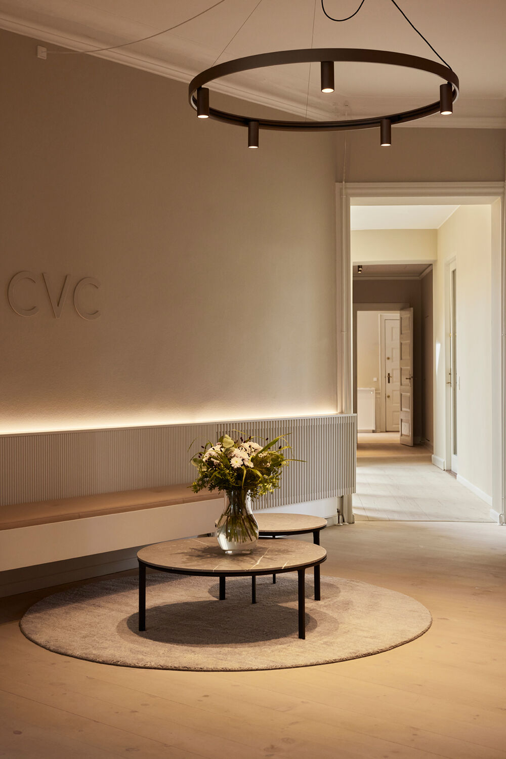 Vi har skabt specialinventar i fredede bygninger, hvor funktion, materialer og historie smelter sammen i tidløst håndværk.