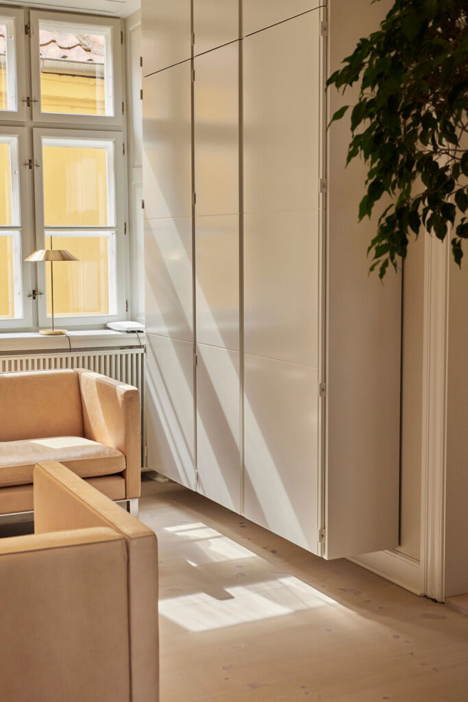 Vi har skabt specialinventar i fredede bygninger, hvor funktion, materialer og historie smelter sammen i tidløst håndværk.