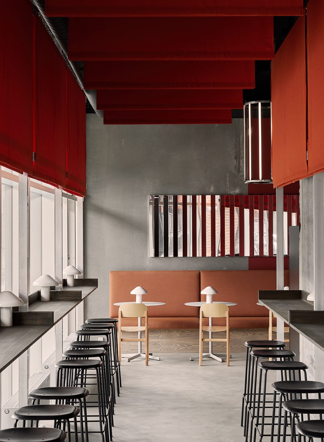 Vi har haft fornøjelsen af at være en del af dette spændende projekt, hvor vi har leveret skræddersyet inventar, der understøtter den stilfulde og indbydende stemning i Con Maz.