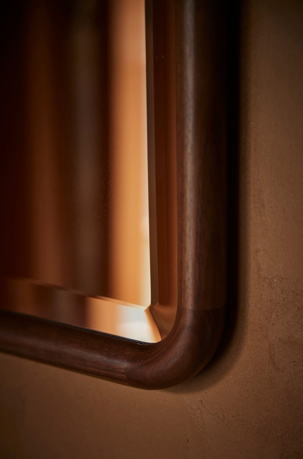 Inventar og møbler til villa i Hellerup, skabt i samarbejde med Pernille Lind Studio, med respekt for husets historie og originale detaljer.