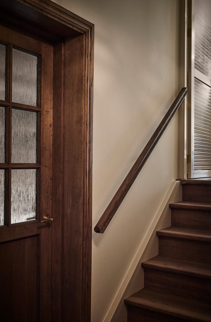 Inventar og møbler til villa i Hellerup, skabt i samarbejde med Pernille Lind Studio, med respekt for husets historie og originale detaljer.